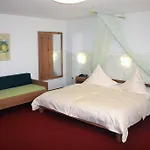 Flora 3*