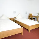 Szálloda Flora 3*