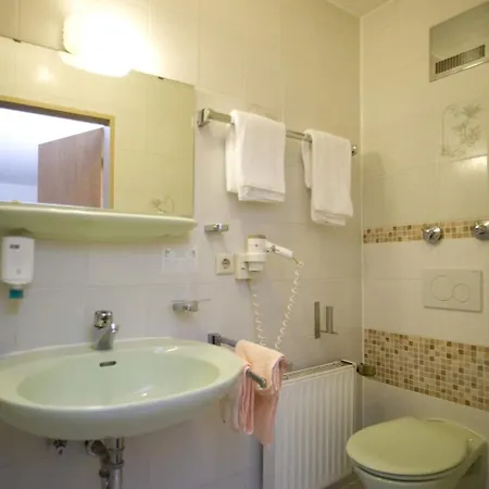 Hotel Flora 3*