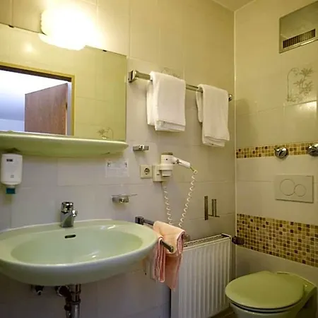 Flora Hotel 3*