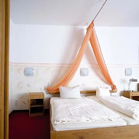 Flora Hotel 3*